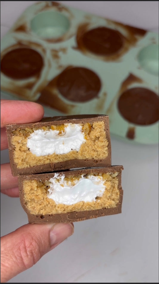 Peanut Butter Marshmallow and Pretzel Cake Pucks